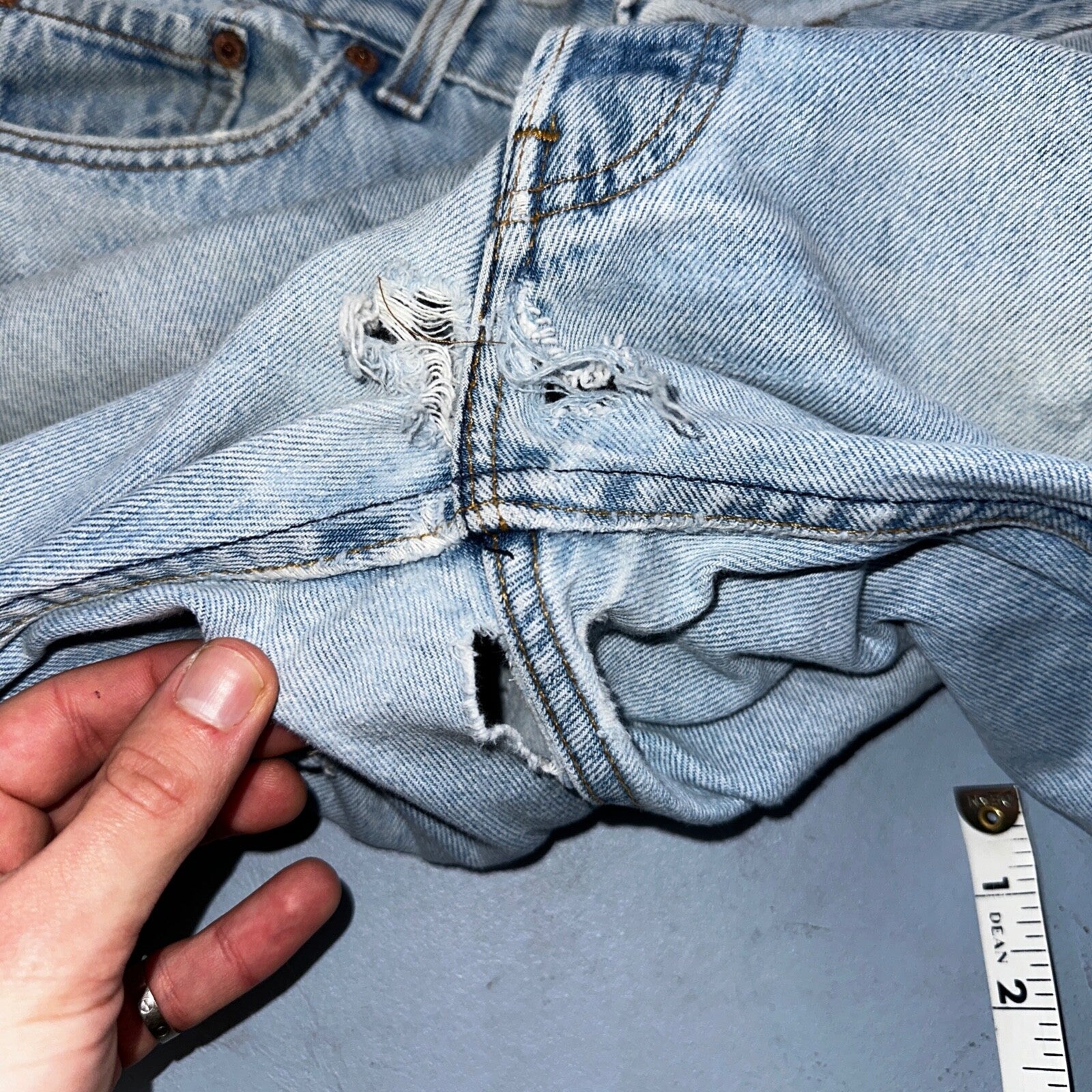 Levis 501 Vintage 90s USA XX Straight Leg Jeans Blue Light Wash 34x34 Act 32x32