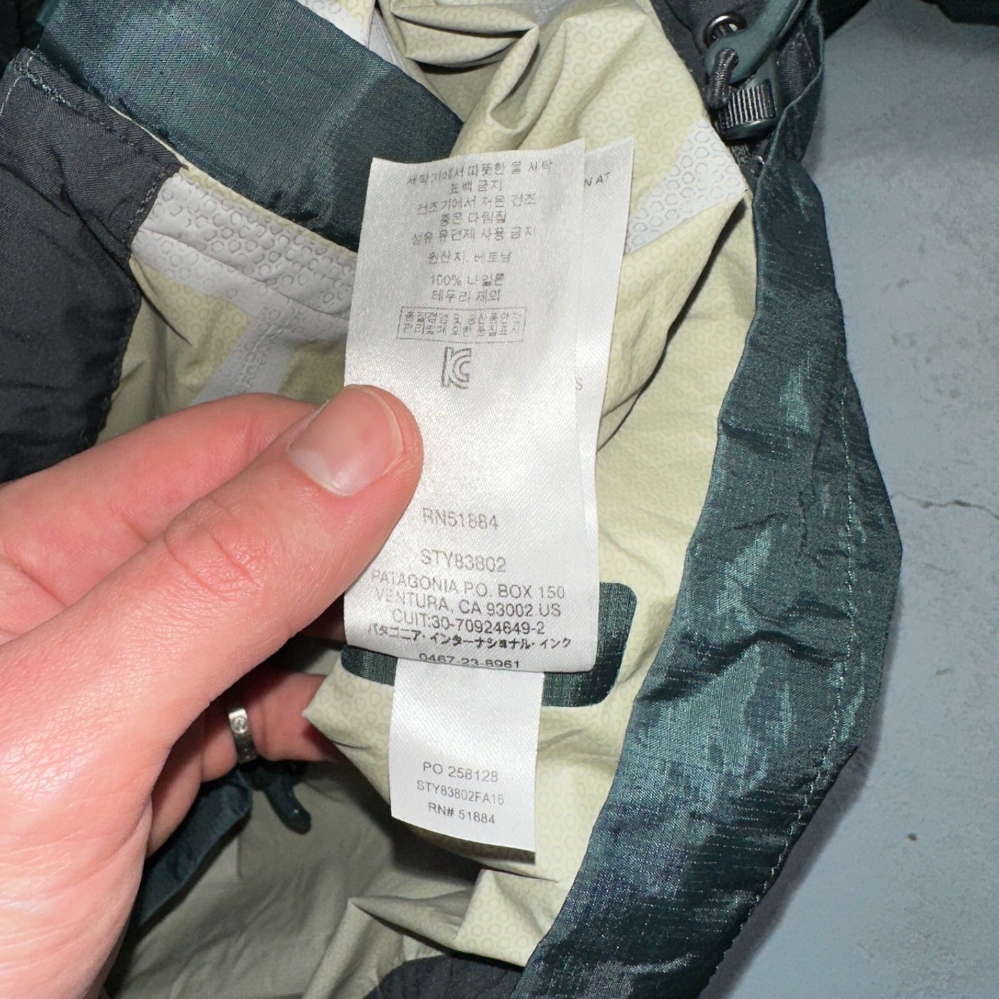 Patagonia Torrentshell Jacket Mens S Green H2No Hooded Hiking Outdoor Shell