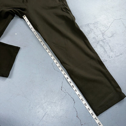 Lululemon On The Move Pant Lightweight in Green Olive Sage Womens Size 10