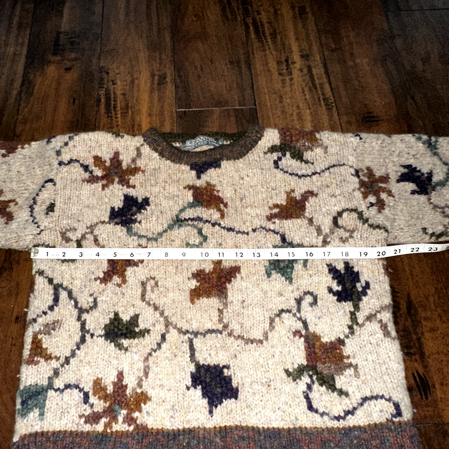 Women's Icelandic Design Sweater SZ Large Cropped Wool Fair 70s 80s Fall Leaves