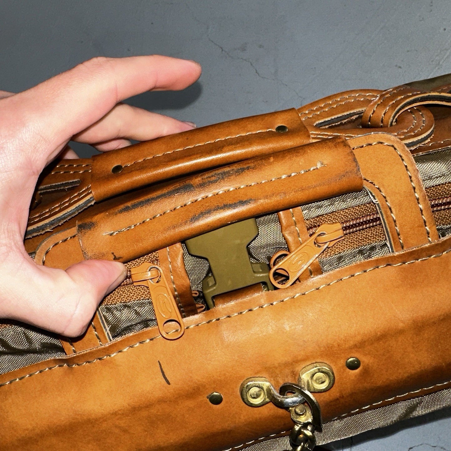 VTG Hartmann Garment Suit Bag Carry On Leather & Nylon 25x40 Luggage Hang up