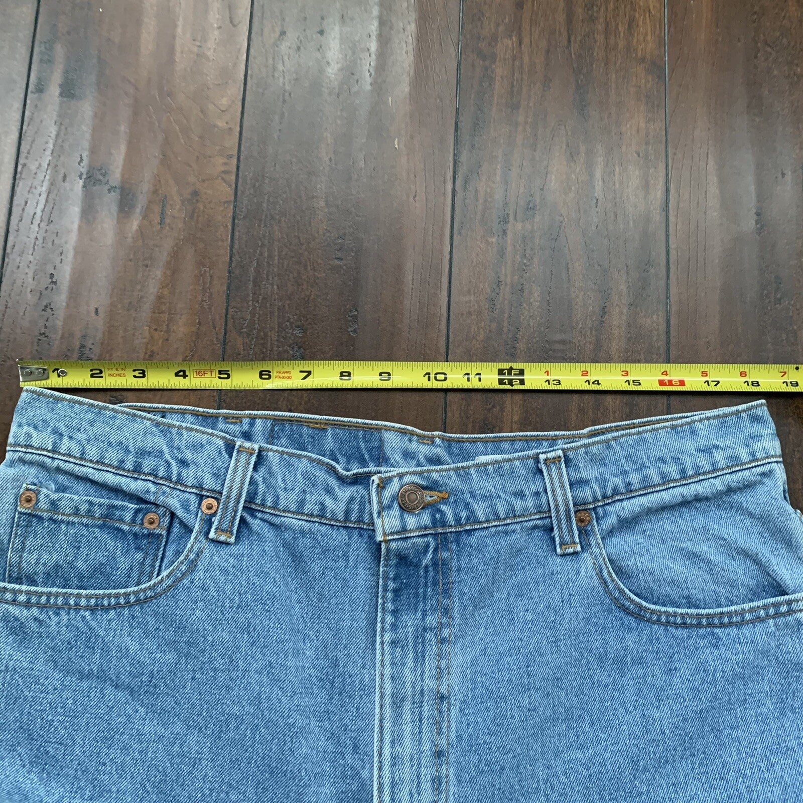 Levis 550 Vintage 90s Tapered Leg USA Relaxed Fit Jeans 40x30 Light Wash 36x30