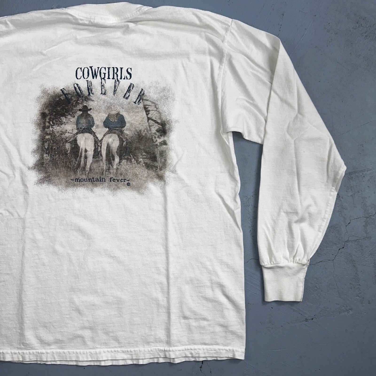 Cowgirls Forever Y2K VTG T Shirt Horses Mountain Fever Cool Country Music
