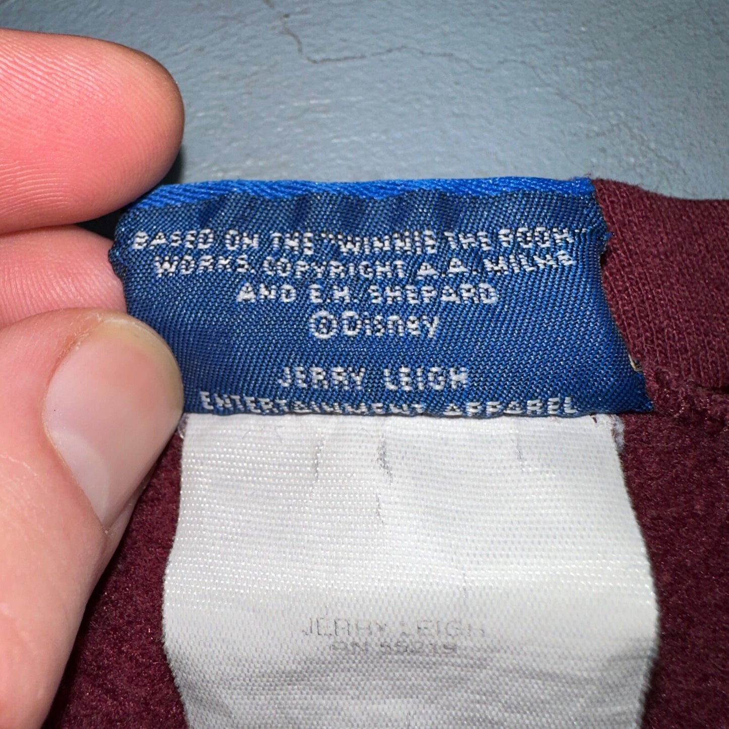 VTG 90s Disney Pooh Garden Full of Flowers Sweatshirt Tigger Eeyore Sz L/XL