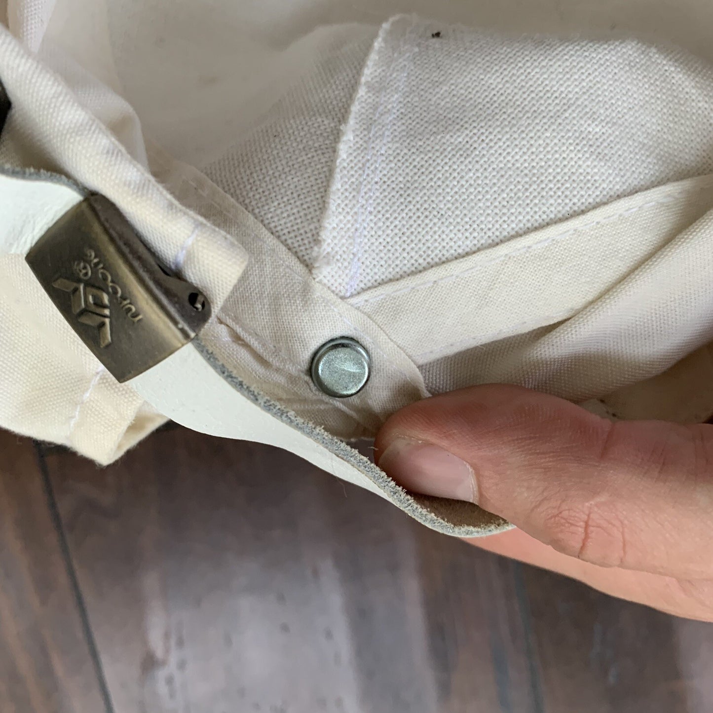 Basic 80s White Vintage Hat Cap Snapback Essential Clean Simple Cool Rap 90s