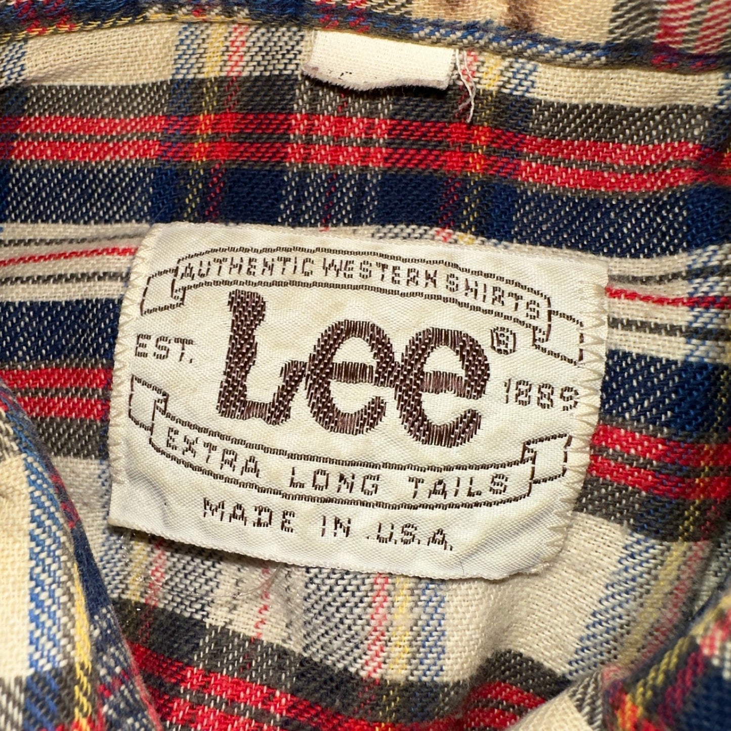 VTG Lee Men's Pearl Snap Extra Long Tails Western Shirt Red Plaid USA Medium 70s