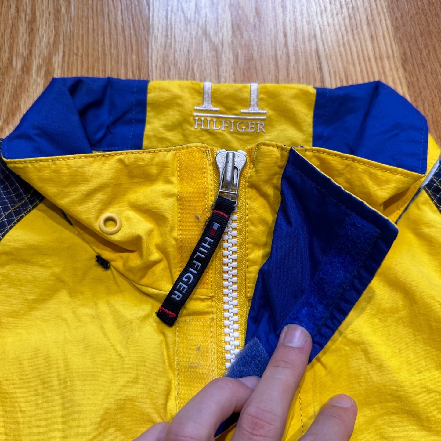 VTG 90s Tommy Hilfiger Yellow Lightweight Full Zip Rain Wind Jacket Sailing Boat