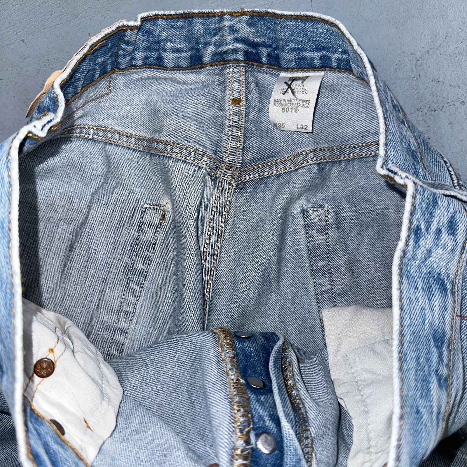 Levis 501 Vintage Y2K 90s XX Straight Leg Jeans Blue Light Wash 35x32 Act 32x29