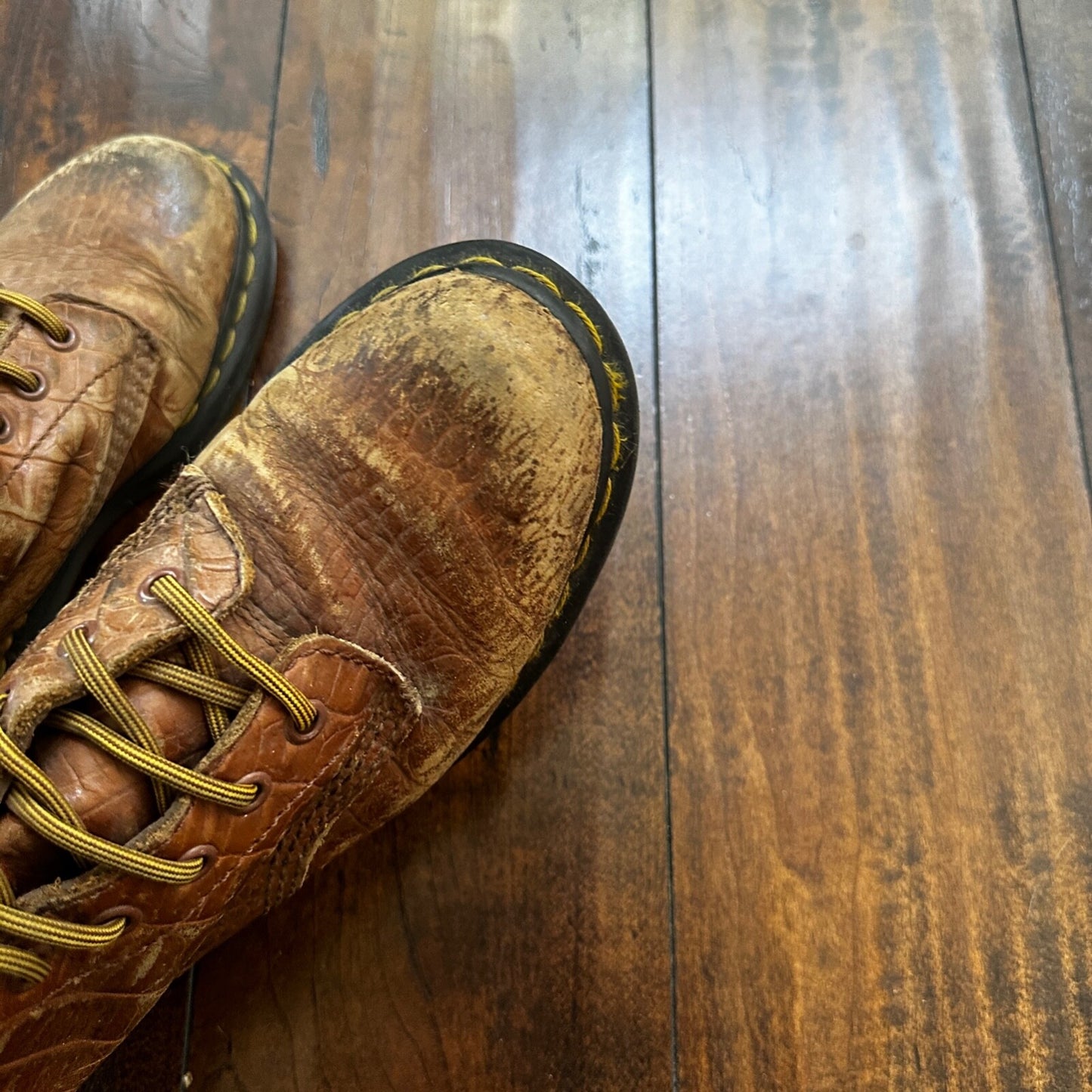 Dr. Martens Pascal Croc Brown Leather Lace-up Boots Women’s Size 6 HEAVY USED