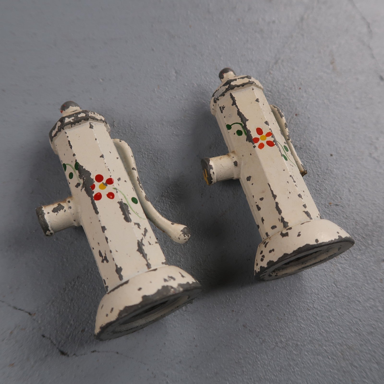 Vintage Cast Iron Hand Water Pump Salt and Pepper Shakers Cute MCM 60s