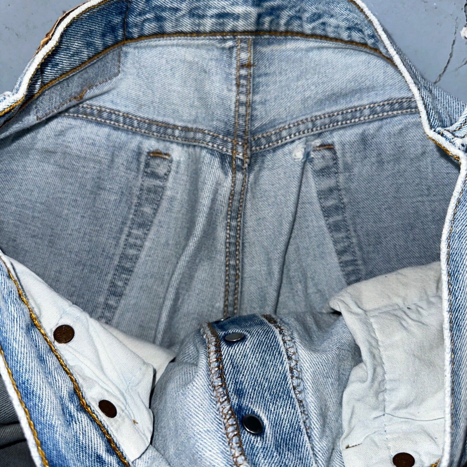 Levis 501 Vintage 90s USA XX Straight Leg Jeans Blue Light Wash 34x34 Act 32x32