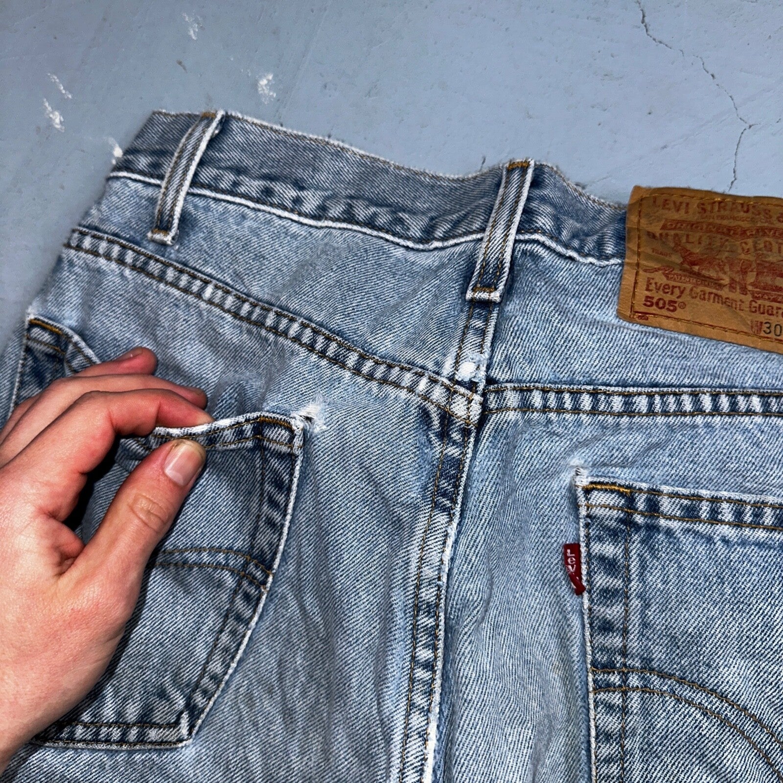 Levis 505 Vintage 90s Columbia Straight Leg Jeans Blue Light Wash 30x34 Ac 28x33