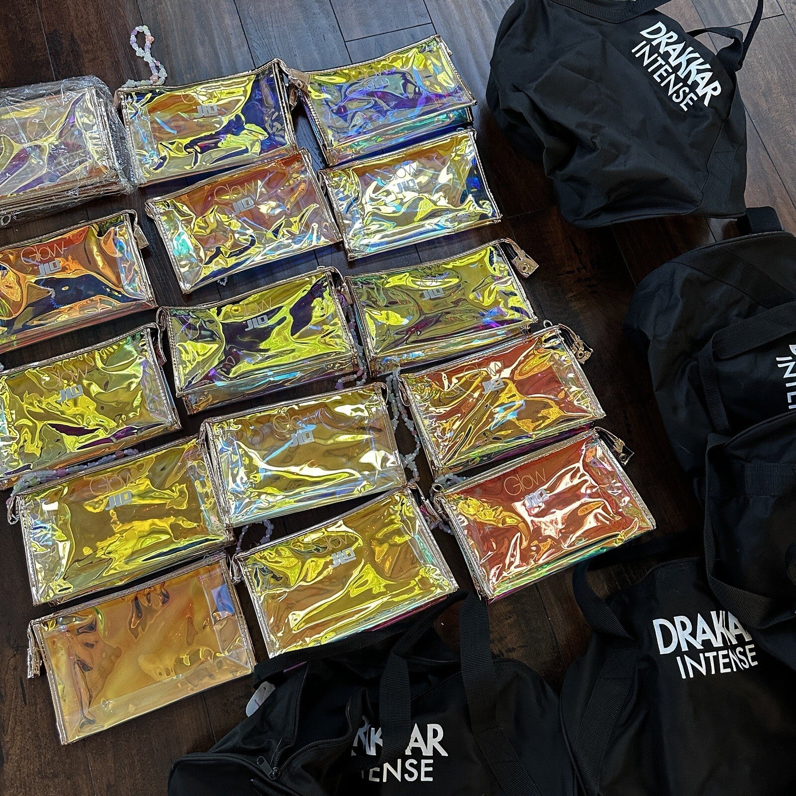 Lot Of 20 Women's Glam Makeup Cosmetic Mini Bag Travel Size Duffle Bag. RANDOM