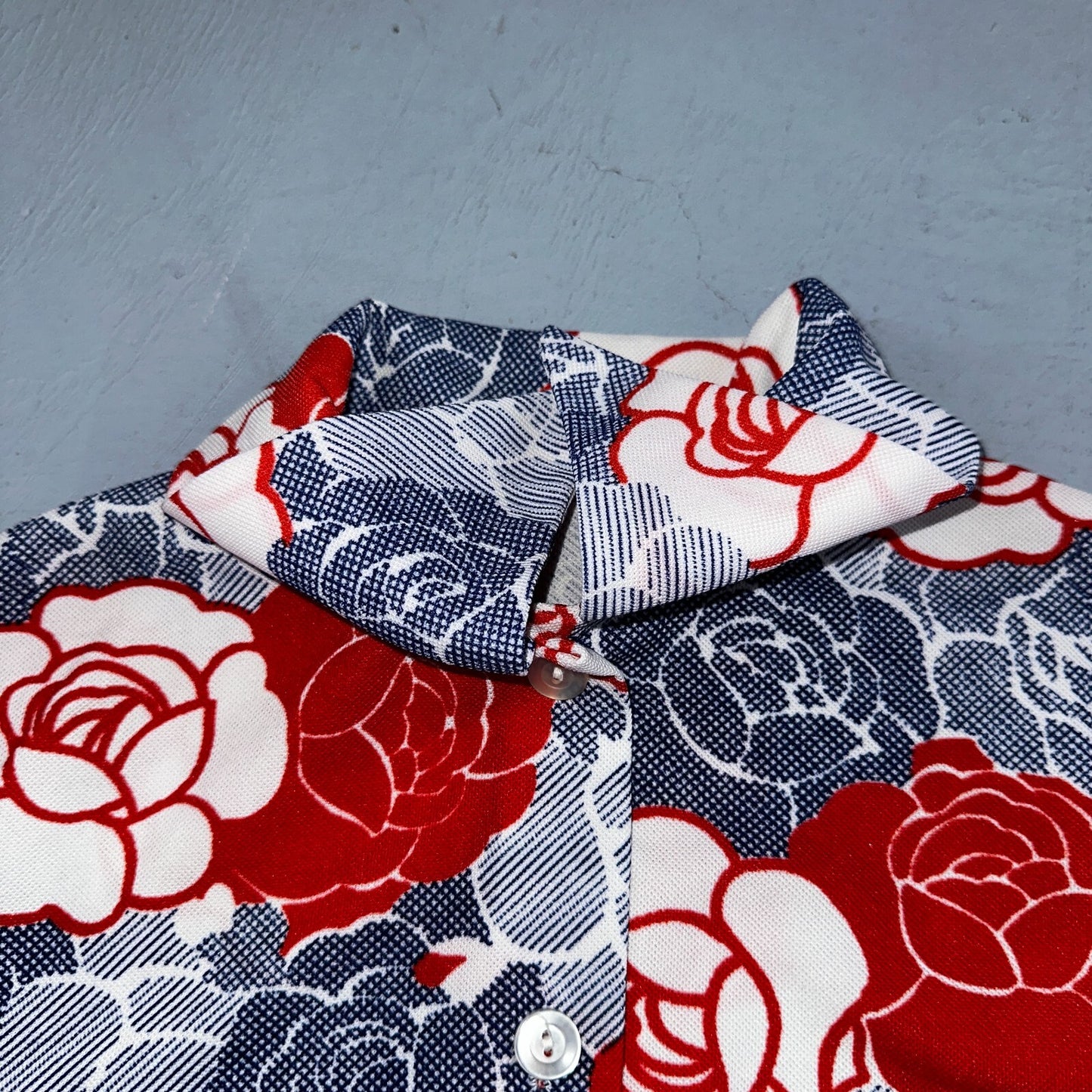 Vintage Handmade 70s Mod Short Sleeve Gray Floral Mock Neck Collar M Flowers