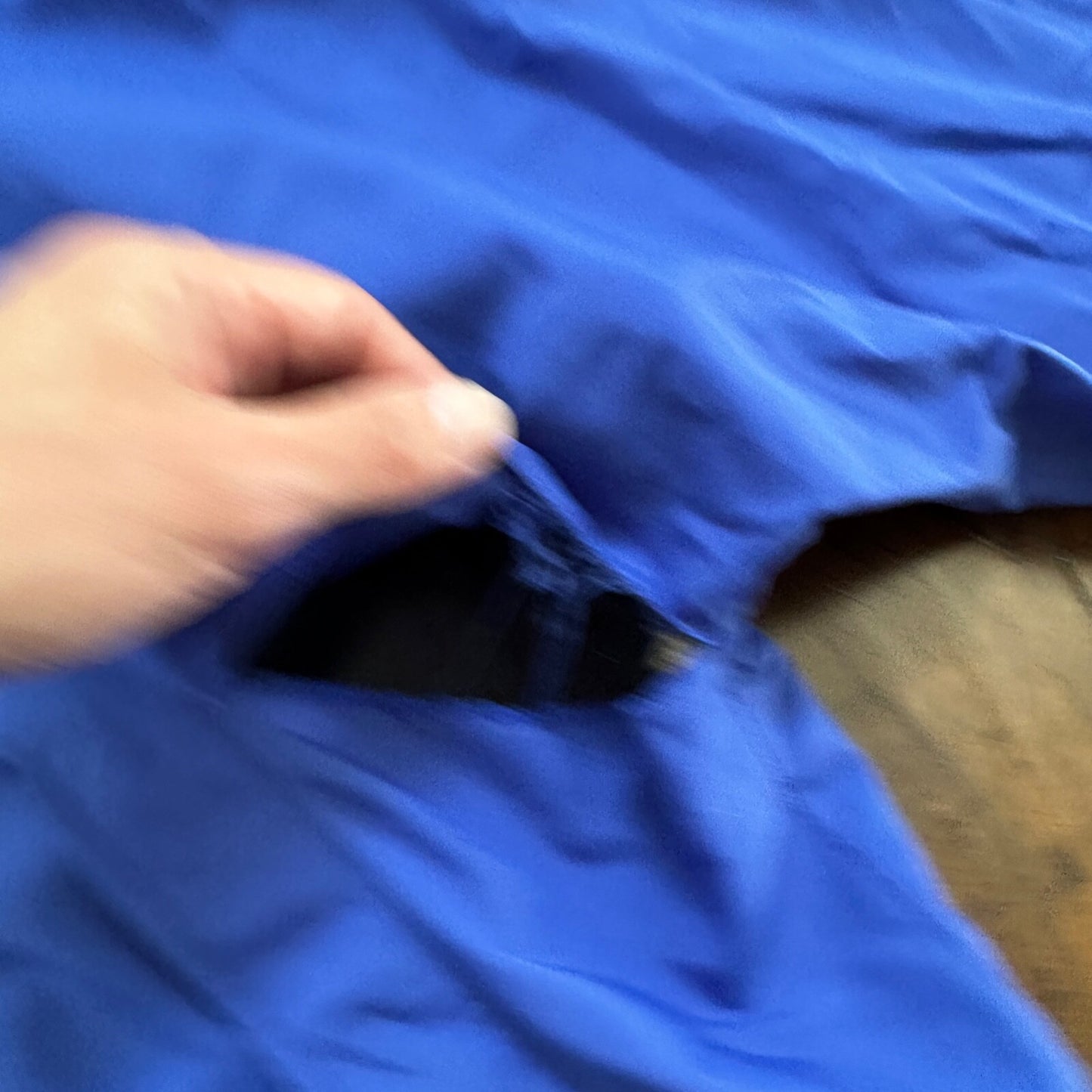 Eddie Bauer Windbreaker Jacket Mens M Blue Vintage Full Zip Ultrex Hooded RIPPED