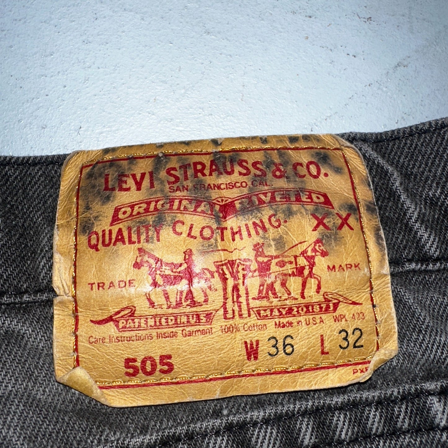 Levis 505 Vintage 90s USA Red Tab Jeans 36x32 Black Light Wash Act 34x27