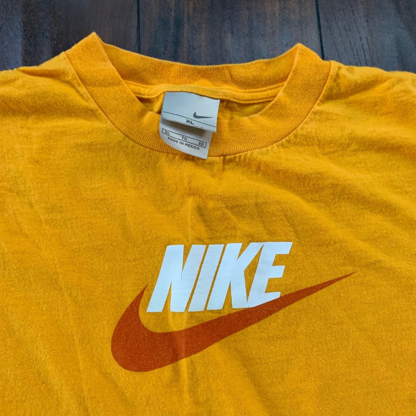 Nike Swoosh Vintage T Shirt Gold Yellow Y2K Simple Basic Cool Rap Style Tee 90s 