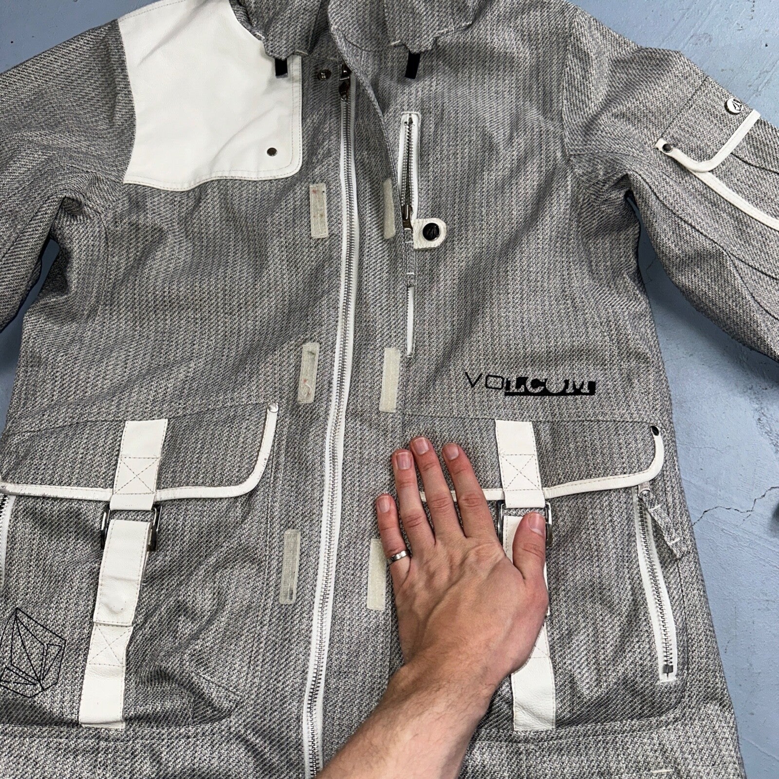 Volcom Snowboarding Jacket Men's Size Small Transition Parka Gray Ski