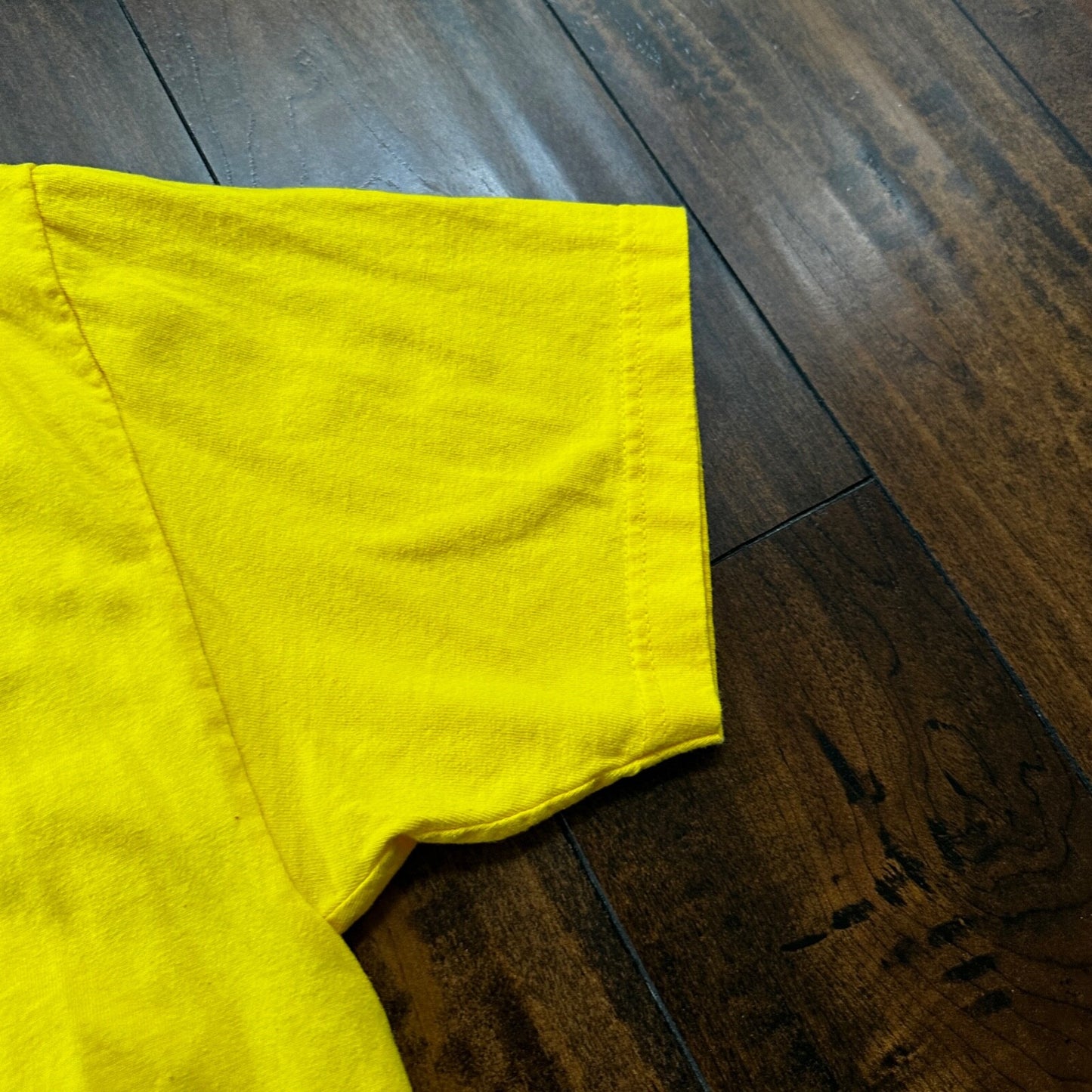 Oregon Ducks Graphic Design VTG T Shirt PDX Portland University Yellow Love