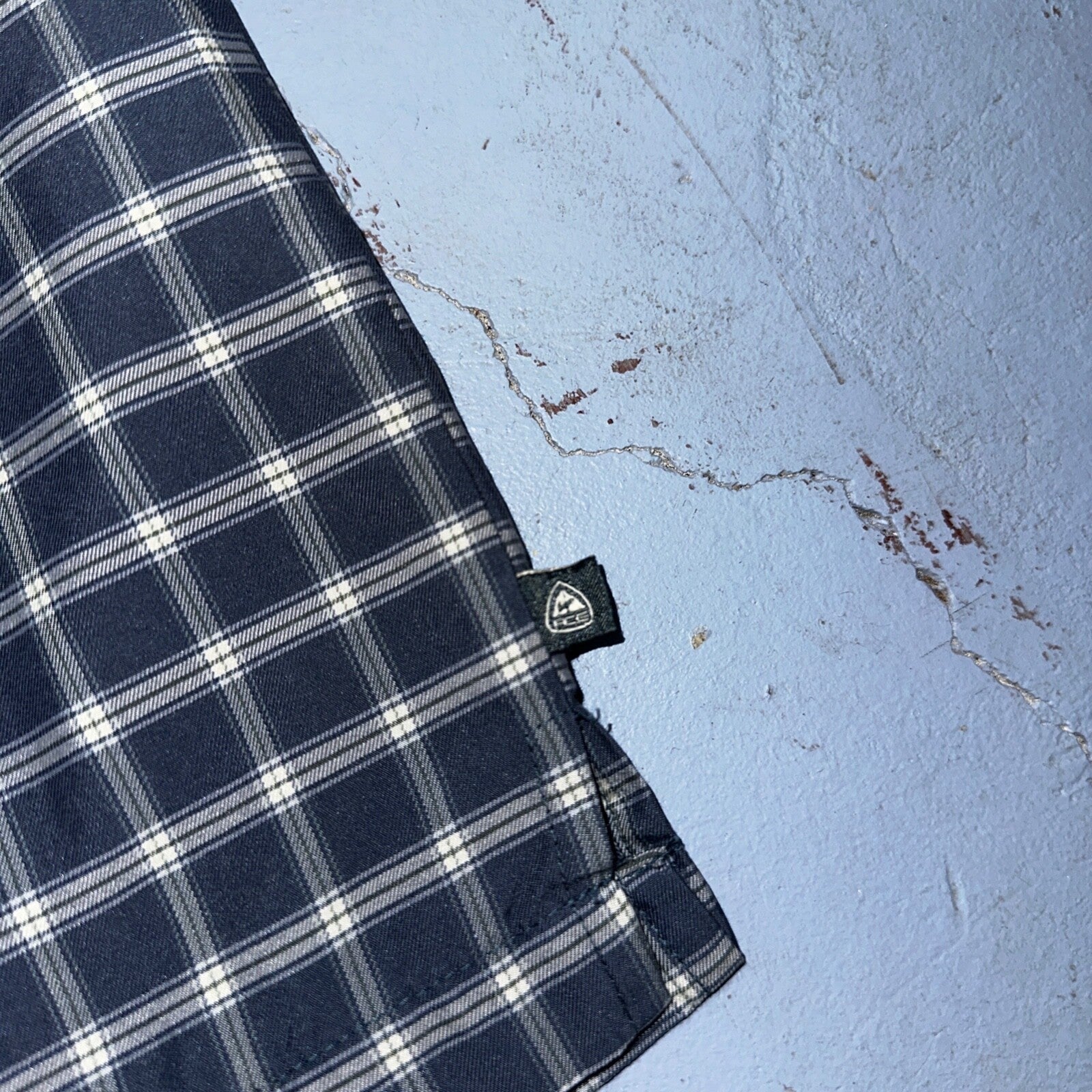 Nike VTG ACG Shirt Mens XL All Conditions Gear Button Hiking Short Sleeve Plaid