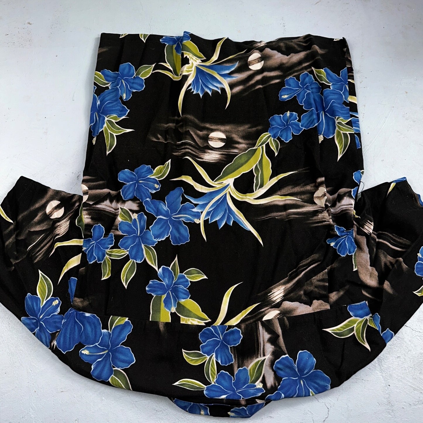 Vintage Quiksilver Mens Short Sleeve Hawaiian Shirt L 90s Made in USA Floral