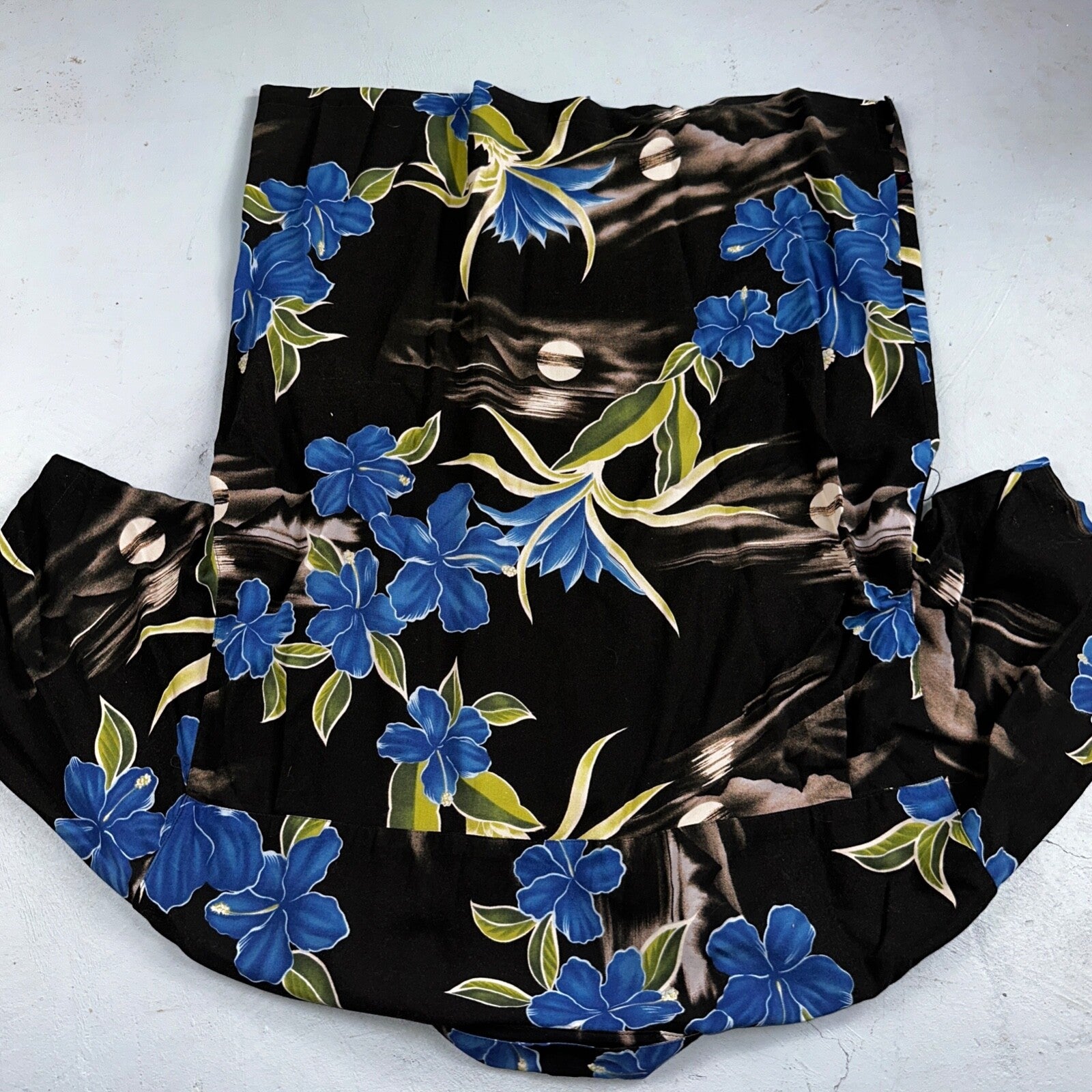 Vintage Quiksilver Mens Short Sleeve Hawaiian Shirt L 90s Made in USA Floral