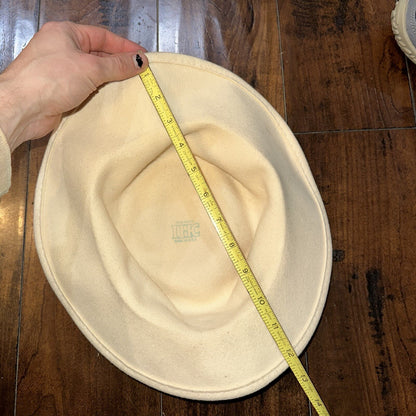 Vintage IHC 100% wool hat made in the US. White Tan 1960s 70s 60s Rare Womens