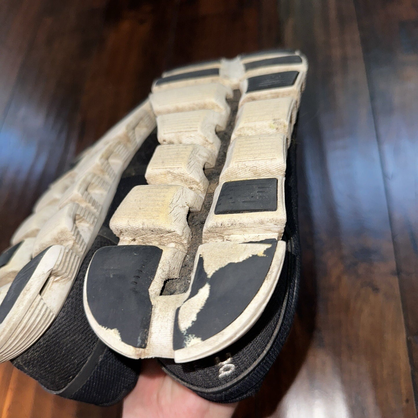 On Cloud 5 Shoes Black & White Oncloud Women's Training Sneakers US Size 8