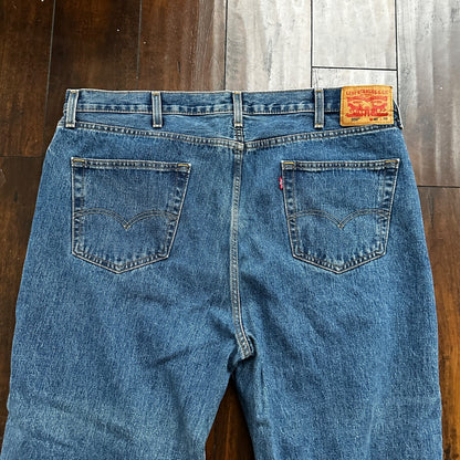 Levis 550 Denim Jeans Relaxed Fit Tapered Leg 42x32 Act 42x31 Med Wash