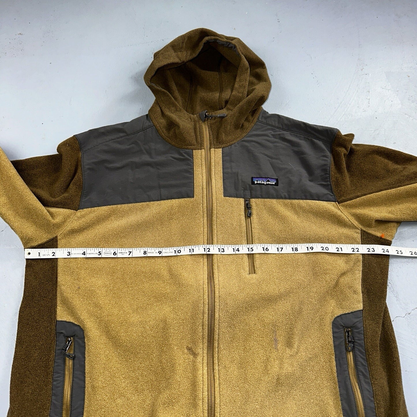 Patagonia Jacket Men's XL Tan Cedars Fleece Zip Chest Pocket Zipper Damaged