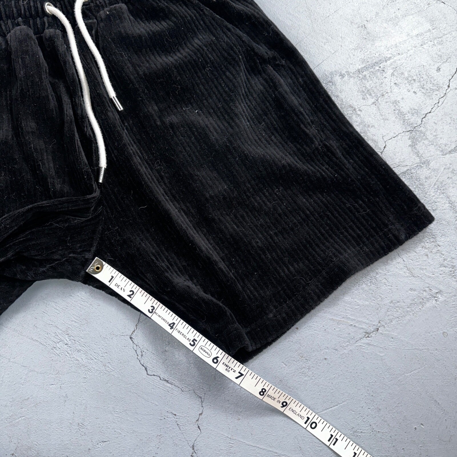 YoungLA Soft Corduroy Black Drawstring Shorts Men's Small Inseam 6" Athletic