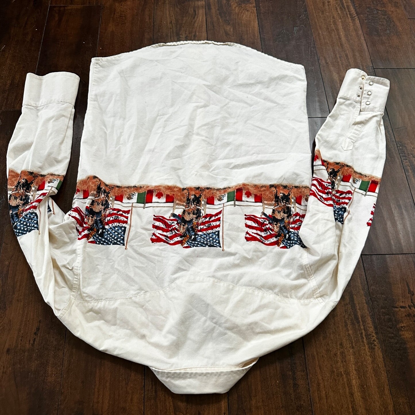 VTG Wrangler Men's Pearl Snap Western Rodeo Cowboy Ranch Shirt XL Flags USA RARE