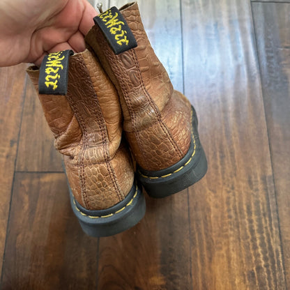 Dr. Martens Pascal Croc Brown Leather Lace-up Boots Women’s Size 6 HEAVY USED