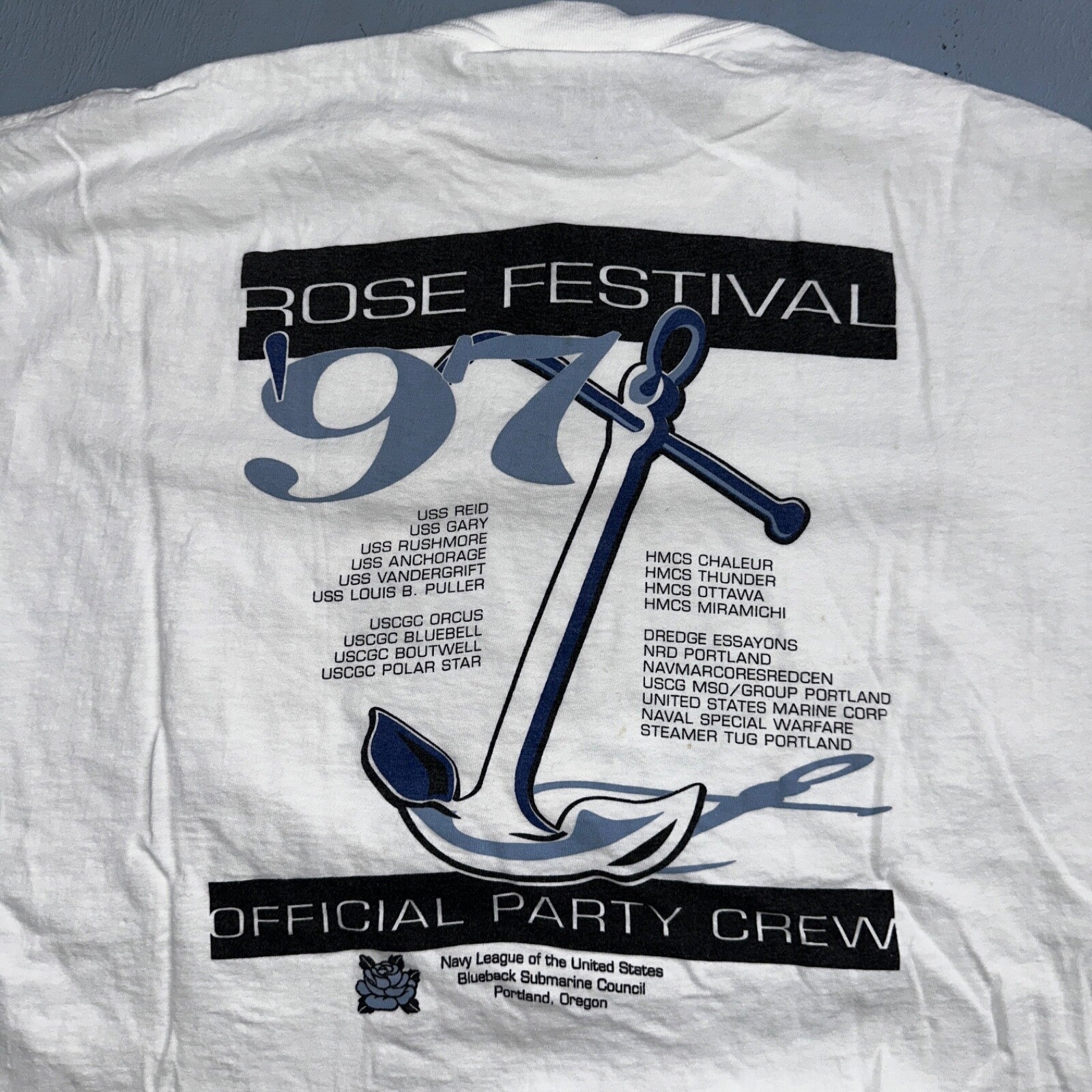 Oneita Portland Oregon 90s VTG T Shirt Single Stitch Compass Hiking Rose 1997