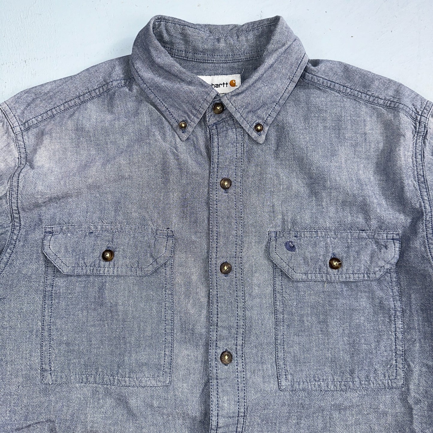 Carhartt Shirt Mens M Blue Chambray Relaxed Fit Button Up Work Adult Workwear