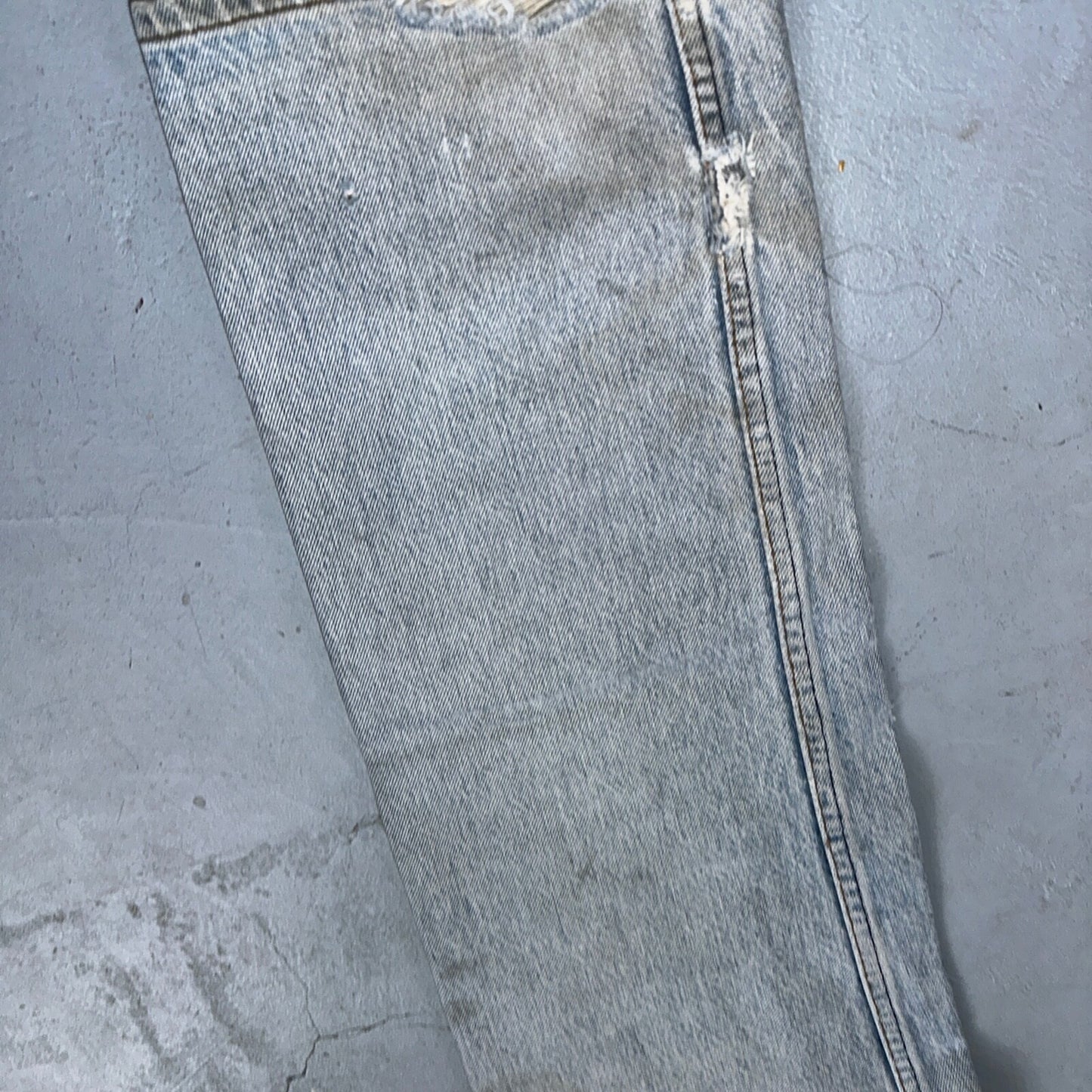 Levis 501 Vintage 80s USA XX Straight Leg Jeans Blue Light Wash Torn Act 32x33