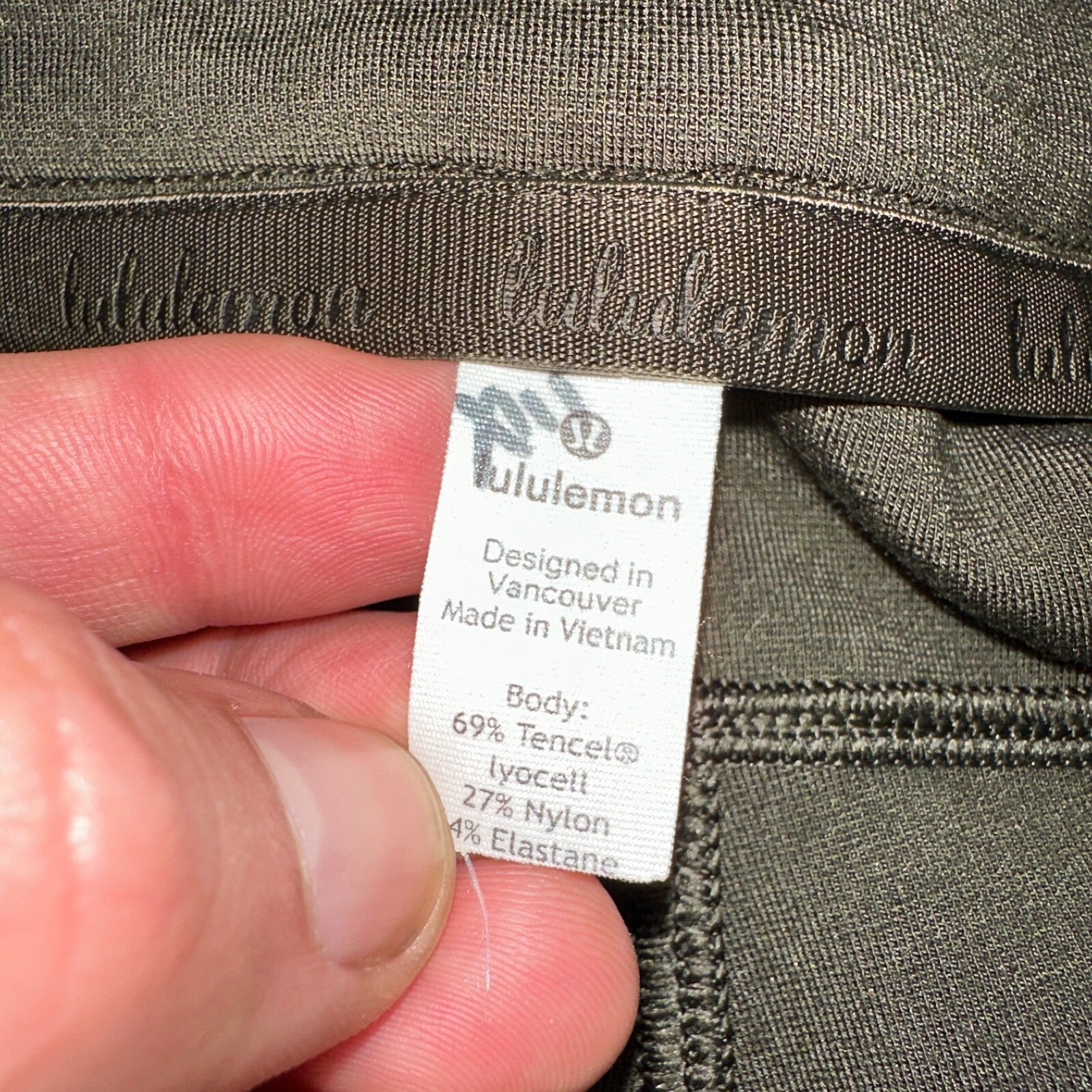 Lululemon On The Move Pant Lightweight in Green Olive Sage Womens Size 10