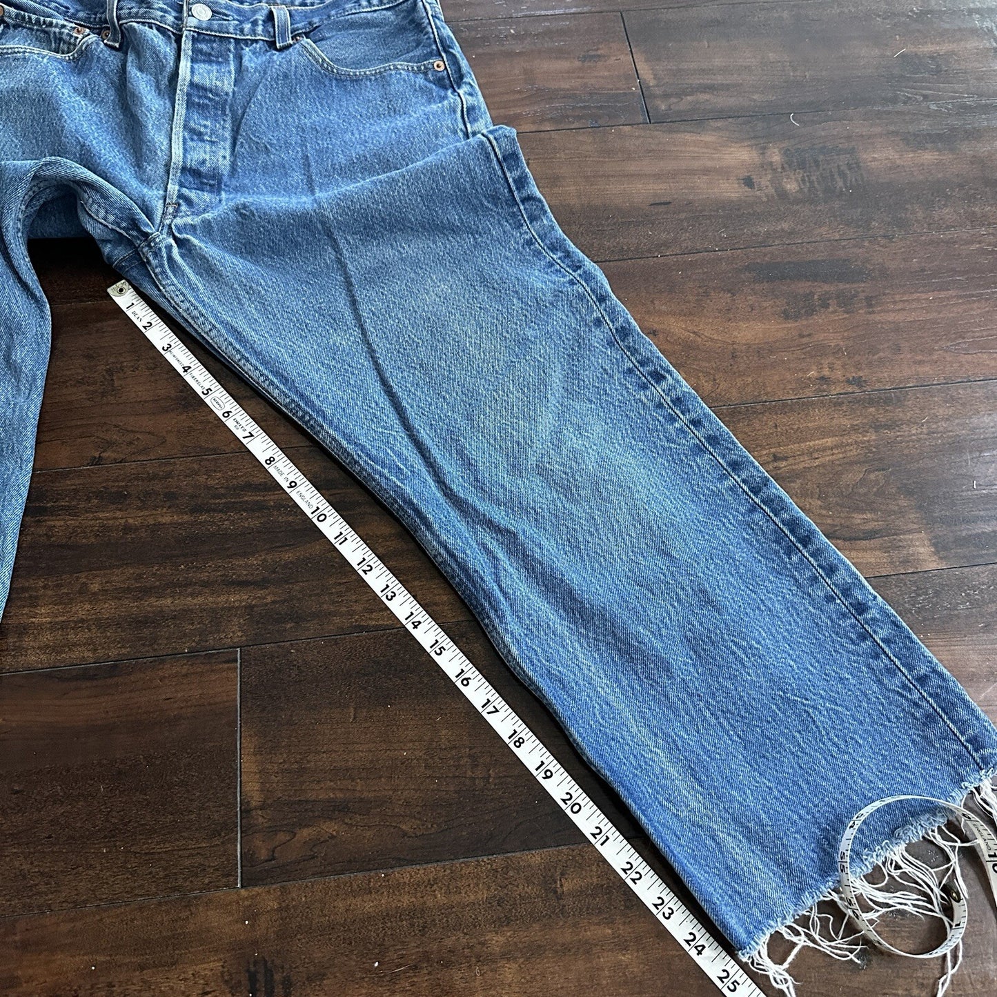 Levis 501 Vintage 90s Straight Leg XX Capri Jeans 36x34 Light Wash Act 32x25