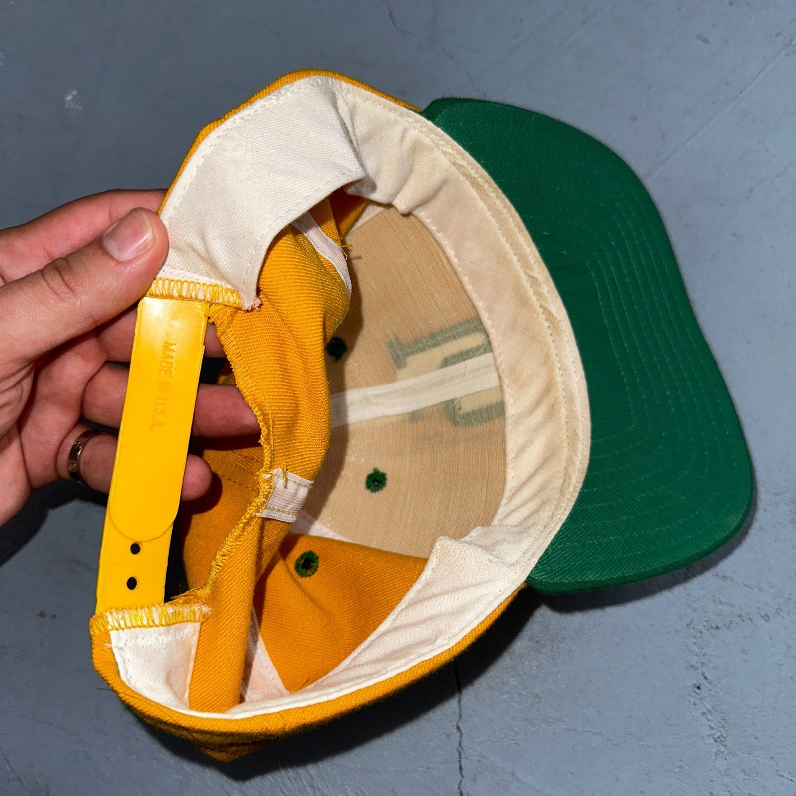 Vintage University of Oregon Hat UO Green Yellow Fitted Baseball Cap Ducks NCAA