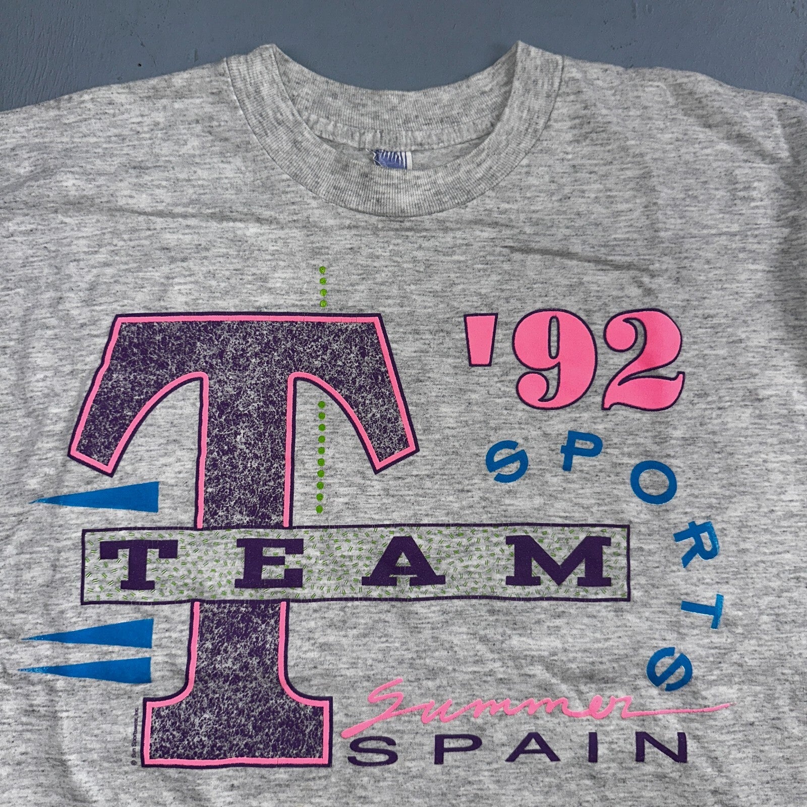 Team 1992 Summer Spain Crop Top VTG T Shirt 1992 Sports Beach Cool Graphic 90s