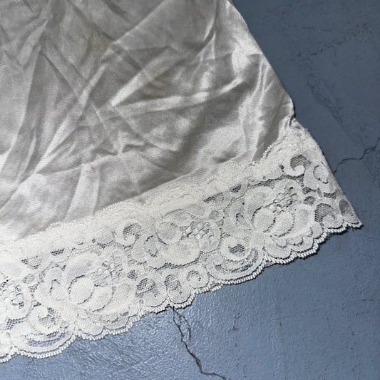 Short Women Slip Skirt Lace Hem Elastic Waist White Small VTG Lingerie Bridal