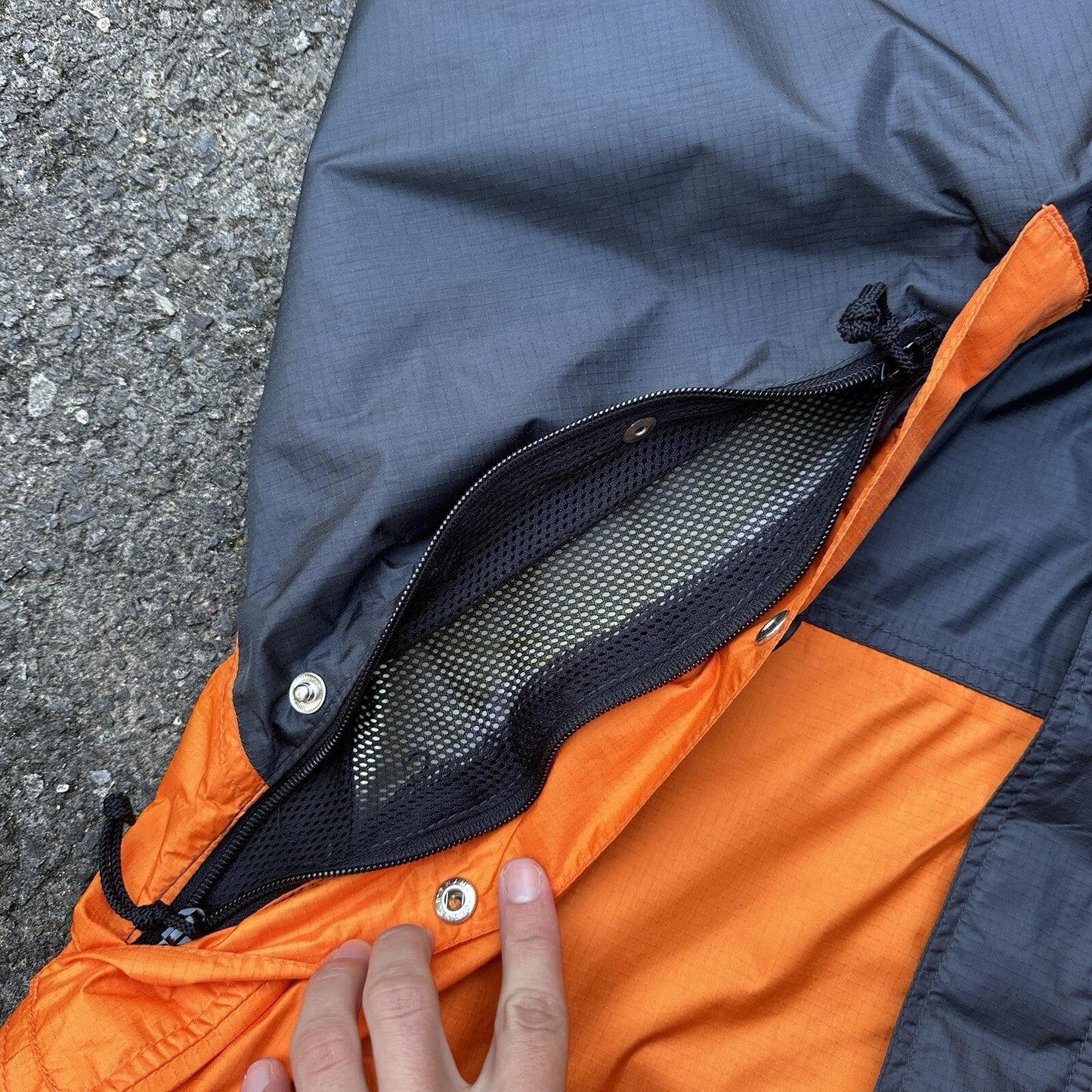 REI VTG Gore-Tex Orange GTX Shell Paclite Waterproof Jacket Mens Medium Black