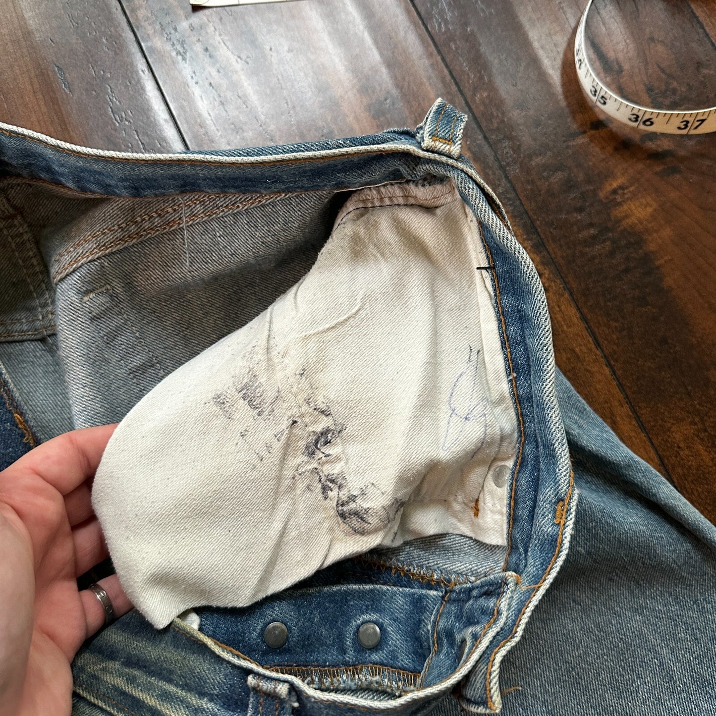 VTG USA Levis 501 Button Fly 80s Tag Jeans 32x27 Straight Leg Thrashed Ripped
