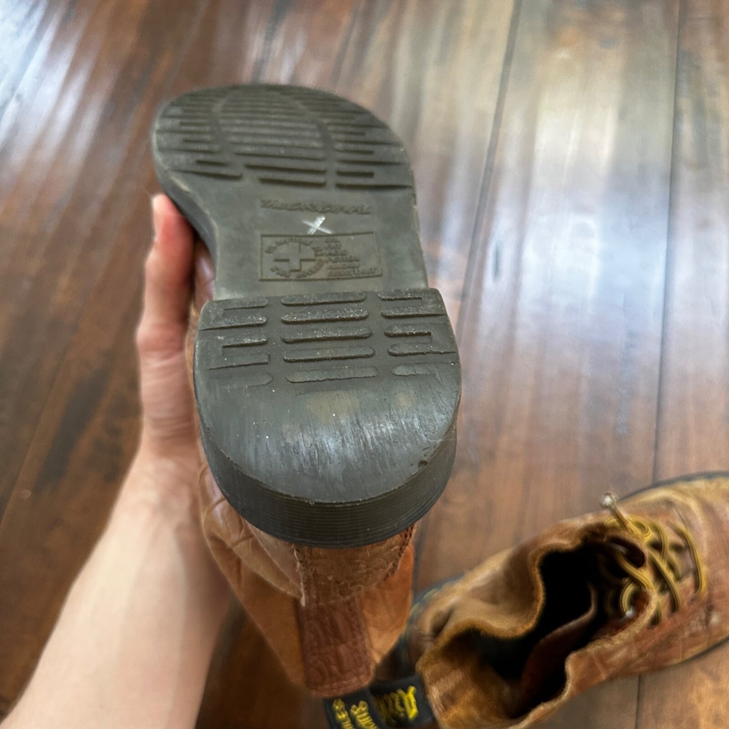 Dr. Martens Pascal Croc Brown Leather Lace-up Boots Women’s Size 6 HEAVY USED