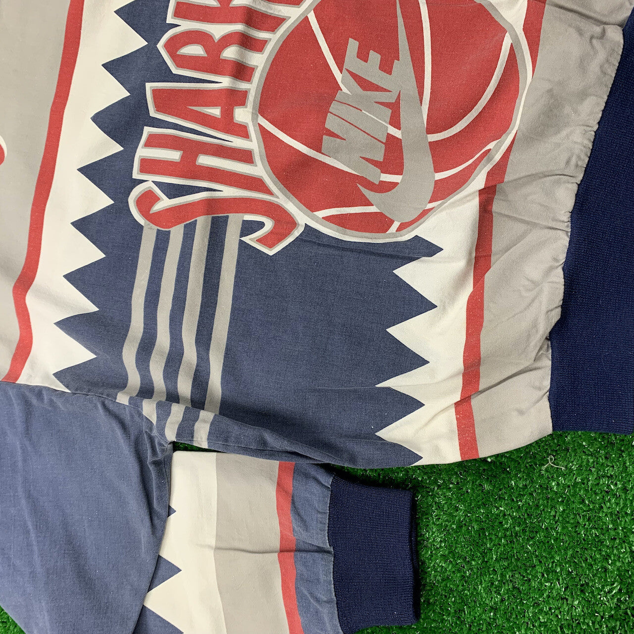 Nike Vintage Sweatshirt Mens T Shirt Sharks Crewneck AOP Basketball Jordan RARE