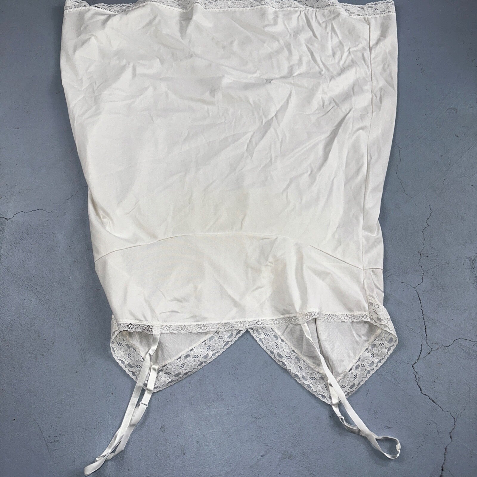 Vintage 1970s Vanity Fair Slip Dress Sleepwear Full Sweep Nightgown Lace 70s