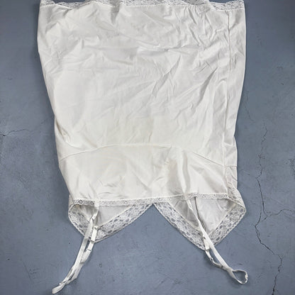 Vintage 1970s Vanity Fair Slip Dress Sleepwear Full Sweep Nightgown Lace 70s