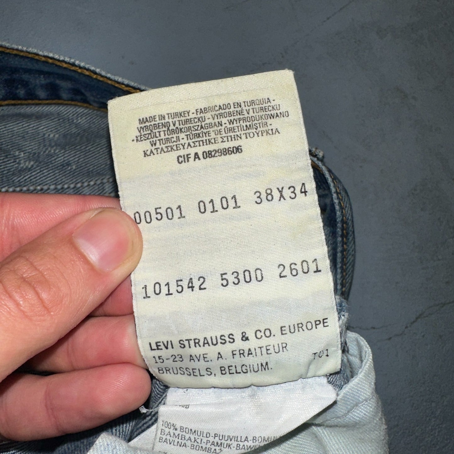 Levis 501 Vintage Y2K 90s XX Straight Leg Jeans Blue Med Wash 38x34 Act 37x31