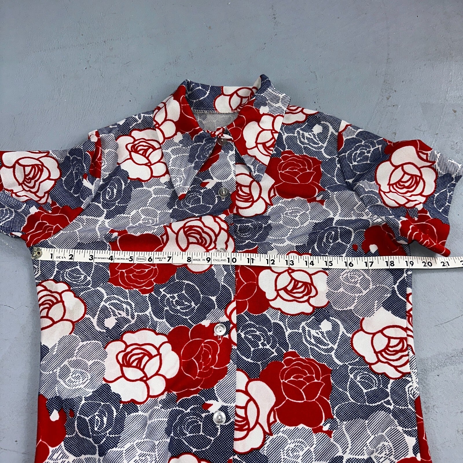 Vintage Handmade 70s Mod Short Sleeve Gray Floral Mock Neck Collar M Flowers