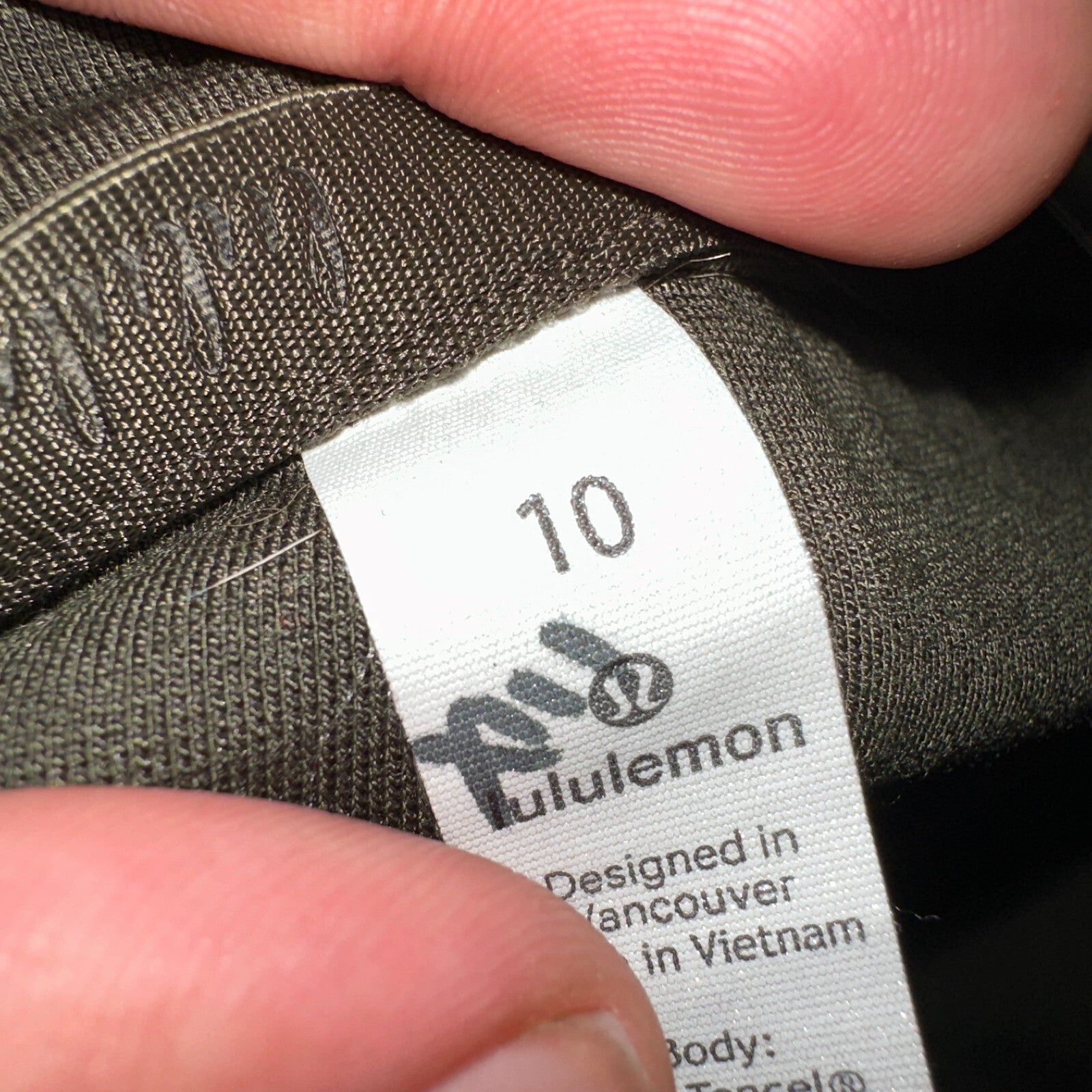 Lululemon On The Move Pant Lightweight in Green Olive Sage Womens Size 10